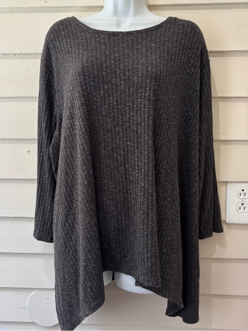 🔥5 for $25🔥 Plus Size Grey Ribbed Textured Shark Bite Hem Tunic Top